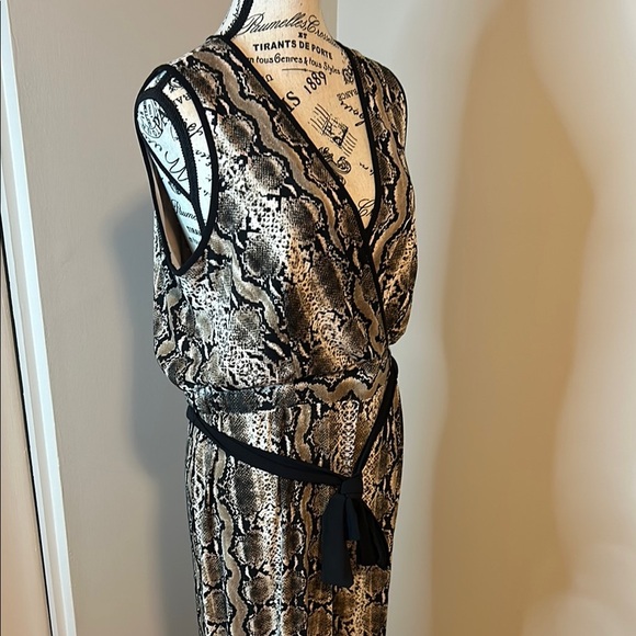 Sandra Darren Black and Gray Jumpsuit with Animal Print - Picture 9 of 9